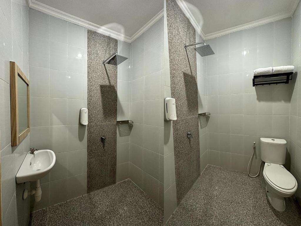 Masri Living By Daphna International Otel Yogyakarta Dış mekan fotoğraf