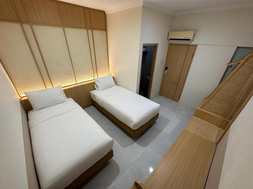 Masri Living By Daphna International Otel Yogyakarta Dış mekan fotoğraf