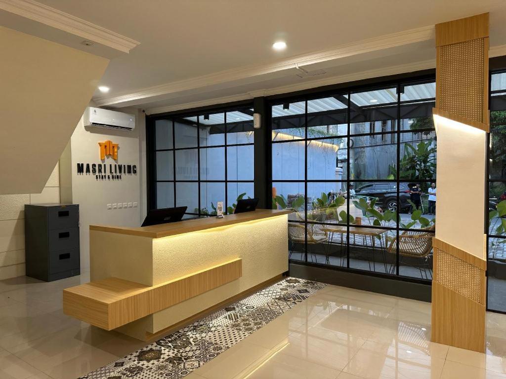 Masri Living By Daphna International Otel Yogyakarta Dış mekan fotoğraf