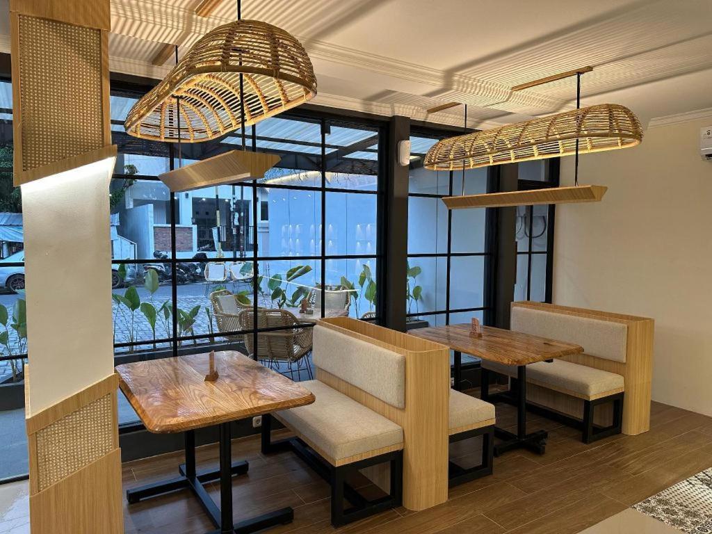 Masri Living By Daphna International Otel Yogyakarta Dış mekan fotoğraf