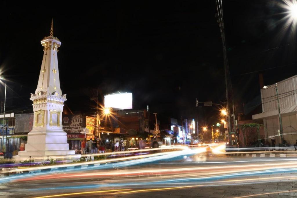 Masri Living By Daphna International Otel Yogyakarta Dış mekan fotoğraf
