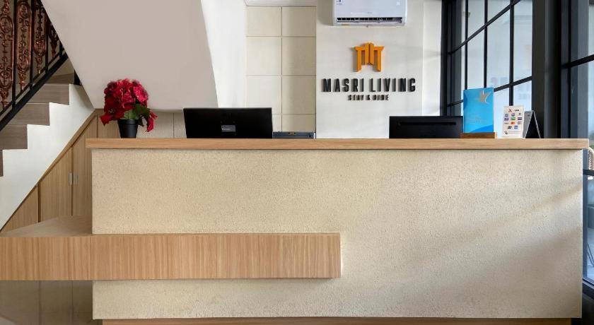 Masri Living By Daphna International Otel Yogyakarta Dış mekan fotoğraf